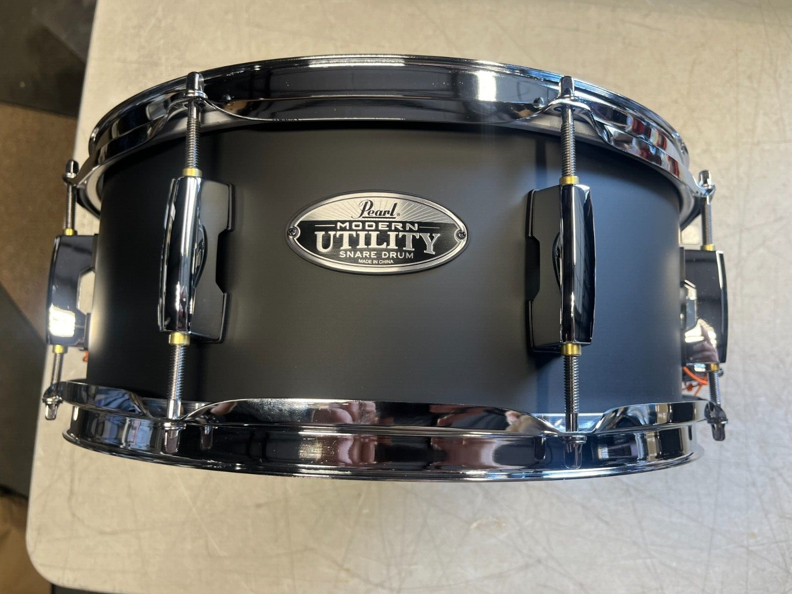 Pearl Modern Utility Maple Snare Drum 14 x 5.5 in. Satin Black 1