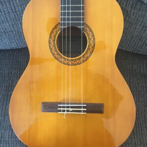 Yamaha c-40 acoustic guitar (Lefty) - Image 1