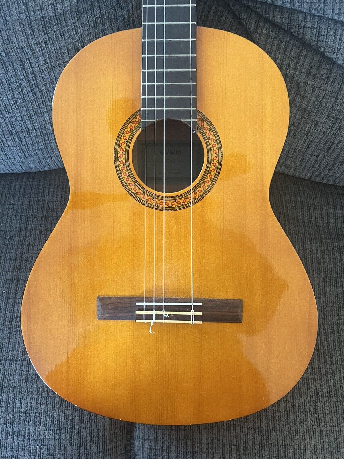 Yamaha c-40 acoustic guitar (Lefty) 1