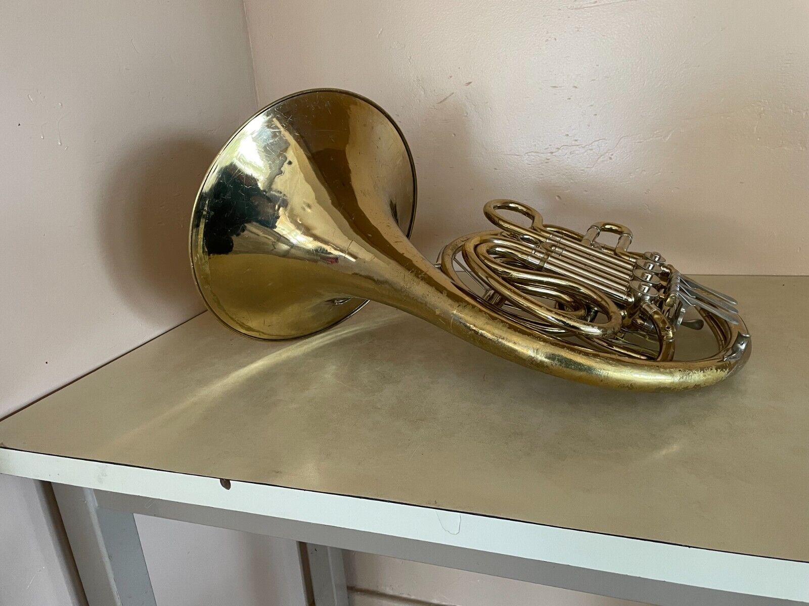 Conn 6D Double French horn. Made in USA – 1970 1