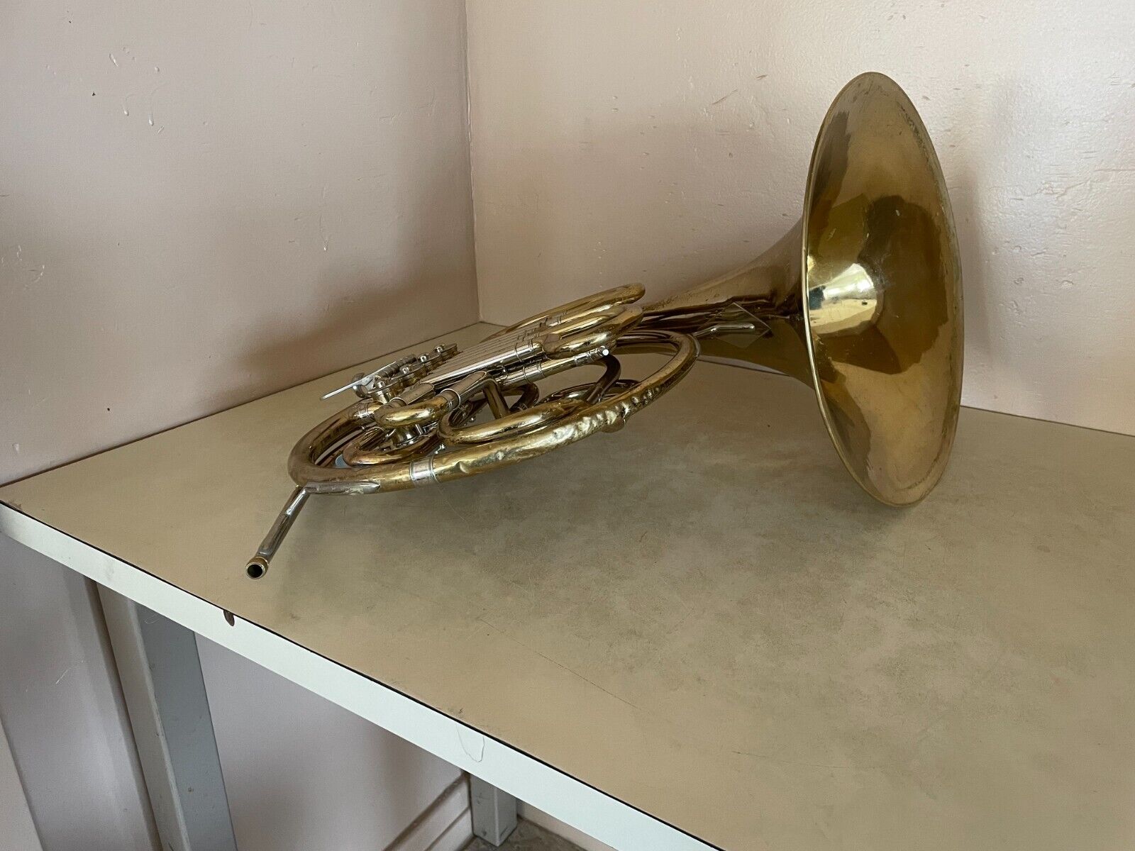 Conn 6D Double French horn. Made in USA – 1970 3