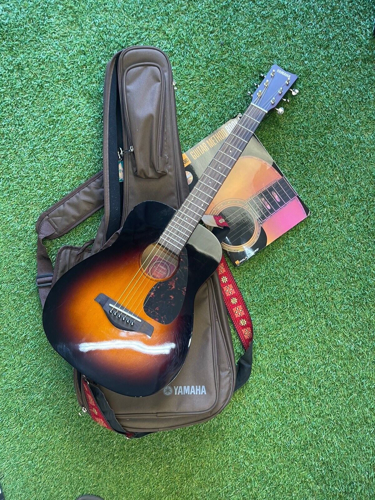 Yamaha FG-Junior JR2 Sunburst Acoustic Guitar With Case Bag 1