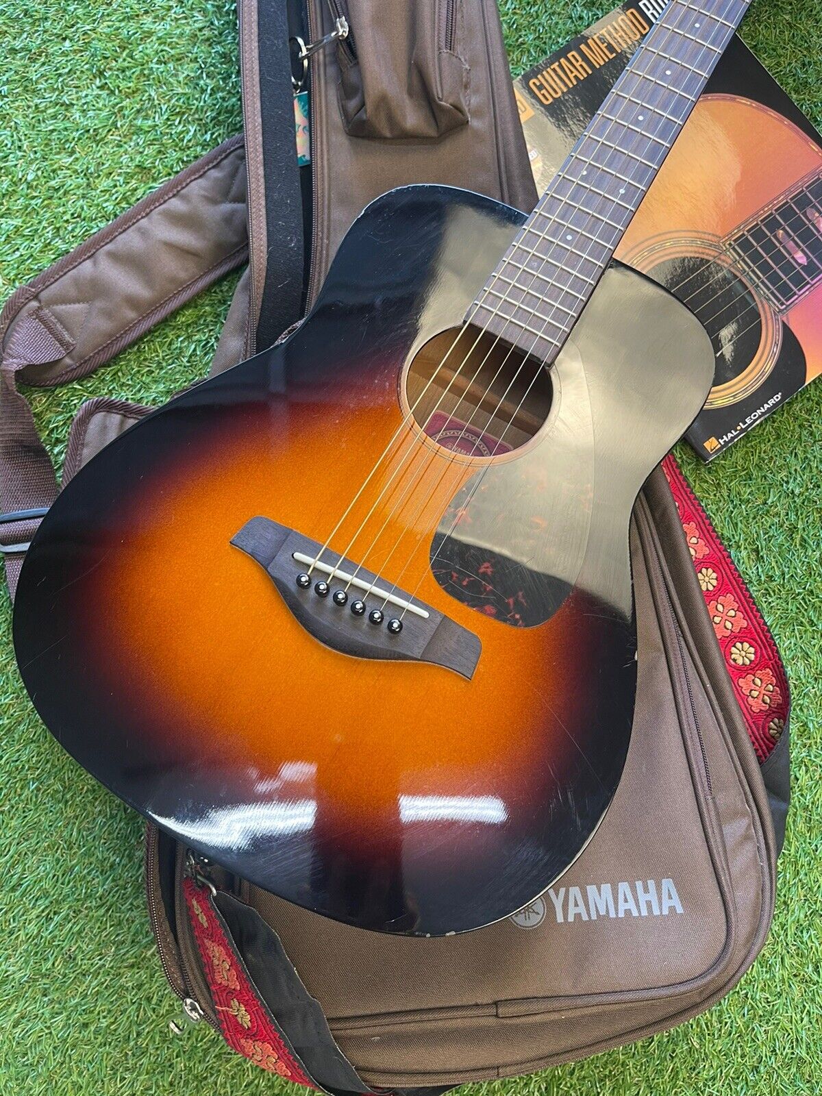Yamaha FG-Junior JR2 Sunburst Acoustic Guitar With Case Bag 4