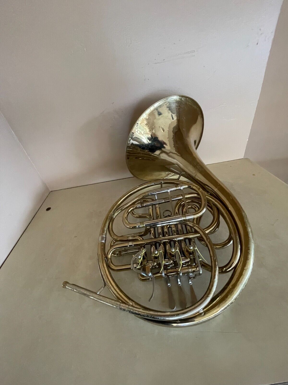 Conn 6D Double French horn. Made in USA – 1970 4
