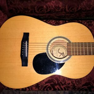 J REYNOLDS 36" ACOUSTIC GUITAR FOR CHILDREN - Image 2