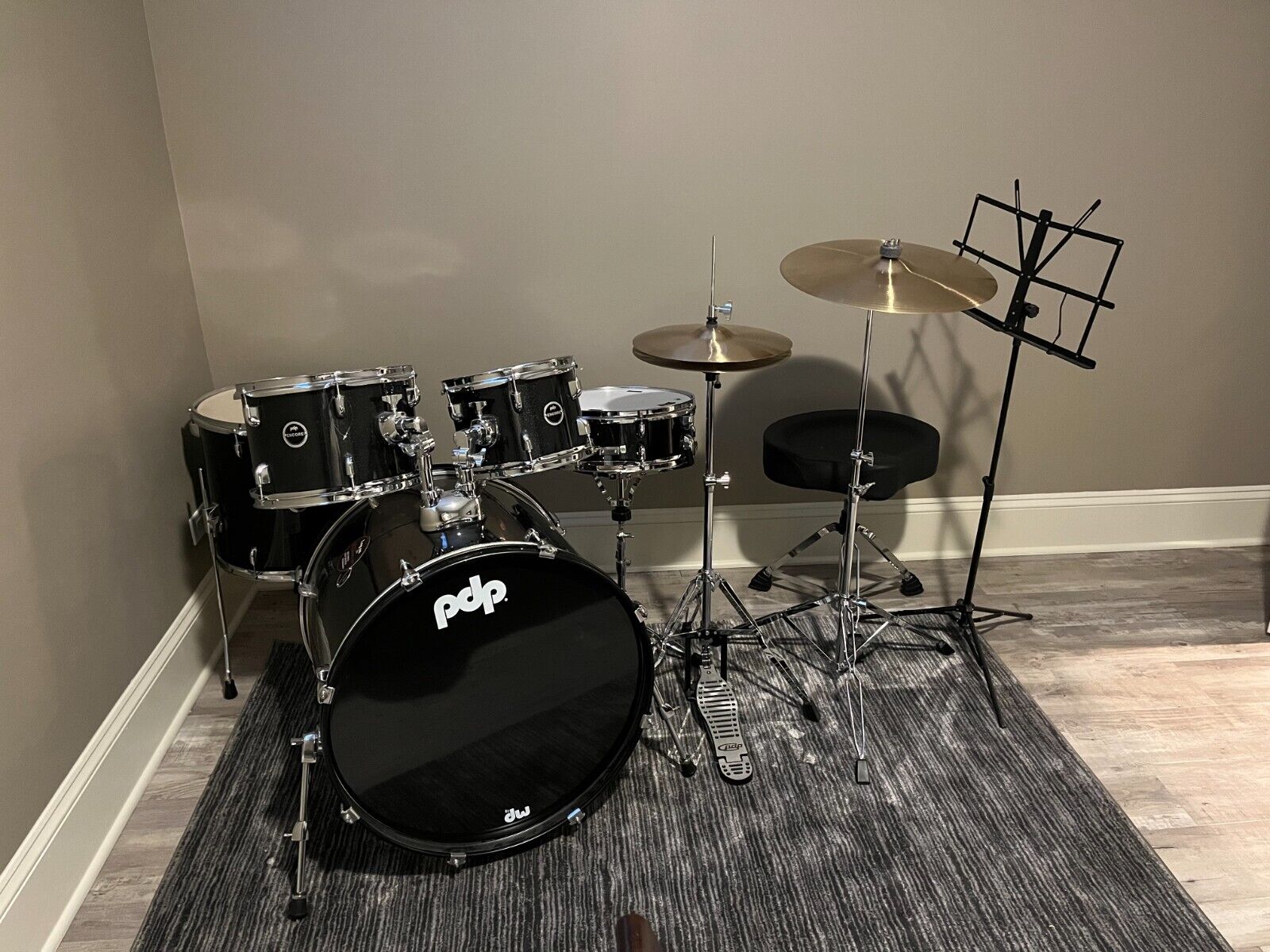 PDP by DW Encore 5 piece Drum Kit with Cymbals, Seat (throne), and Music Stand 1