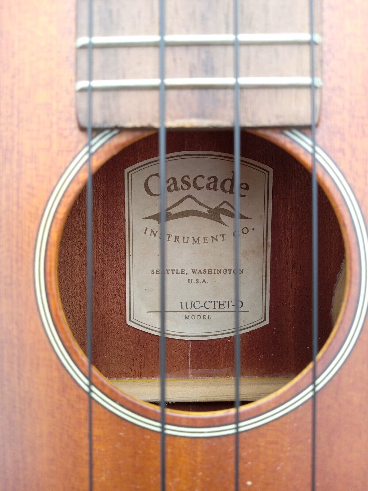 Cascade MOUNTAIN Acoustic UKULELE HIKER TREK CAMPER AP TRAIL Guitar SOFT CASE. 2