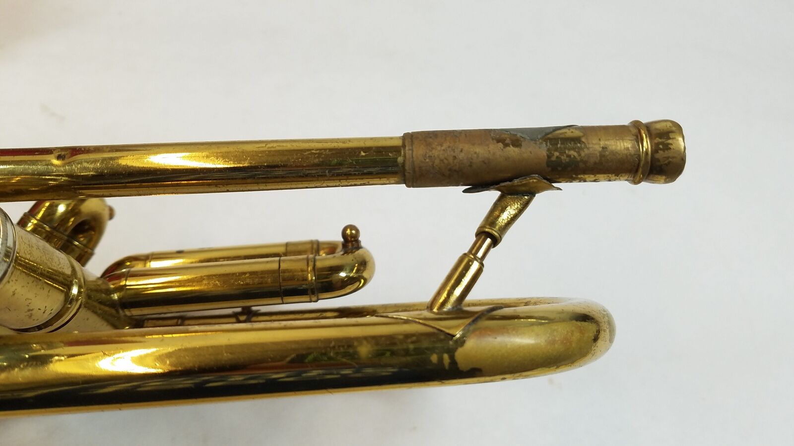 Mirage Gold-Tone Trumpet w/ Case 8