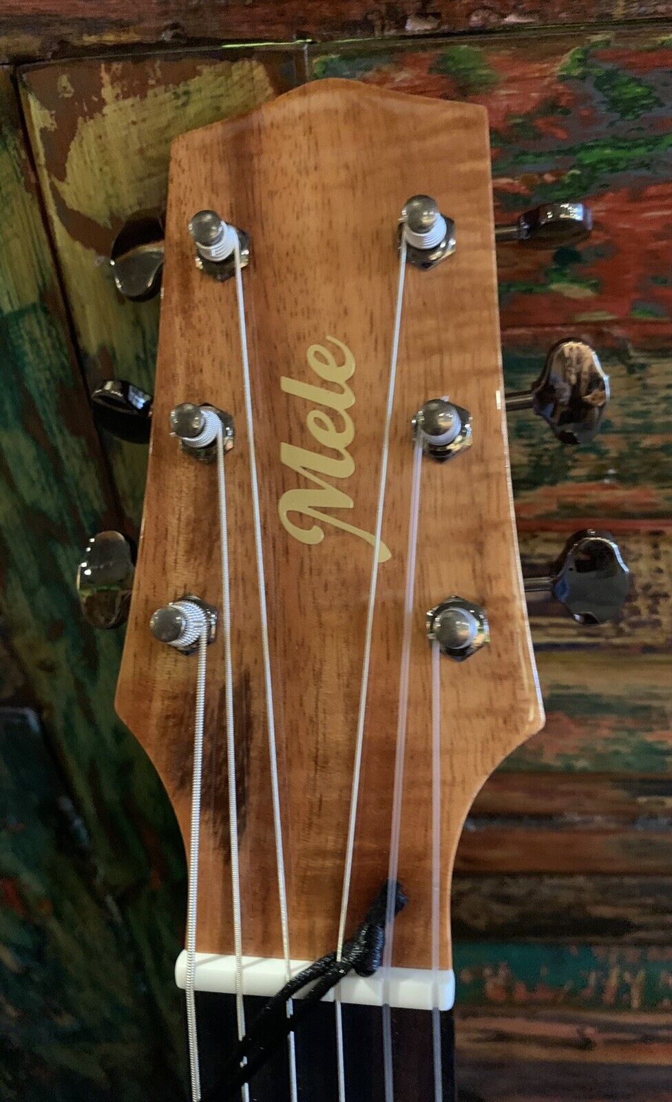 Mele Custom Series Curly Koa Guitarlele 6