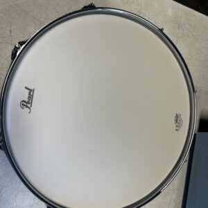 Pearl Modern Utility Maple Snare Drum 14 x 5.5 in. Satin Black - Image 2