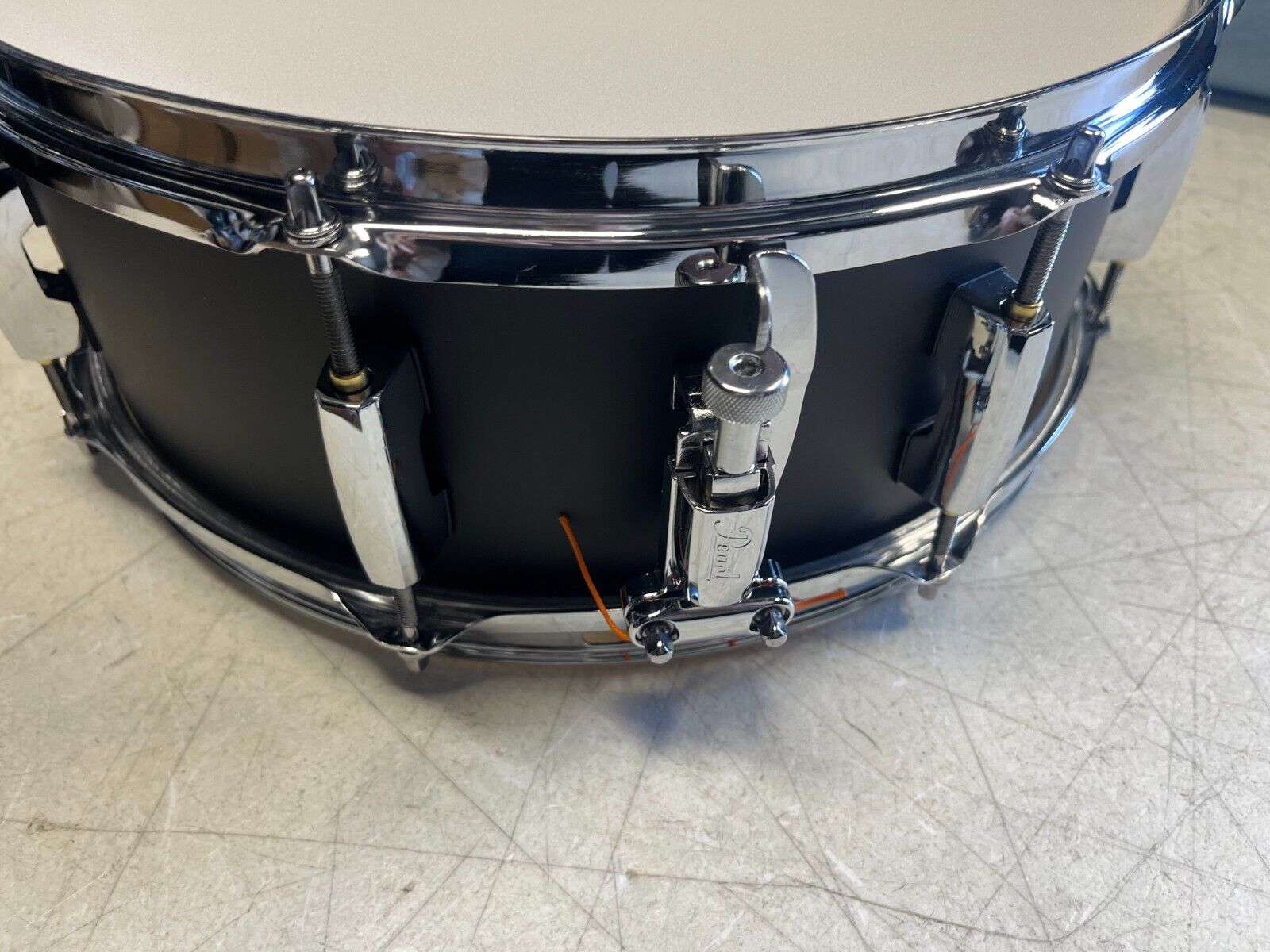Pearl Modern Utility Maple Snare Drum 14 x 5.5 in. Satin Black 3