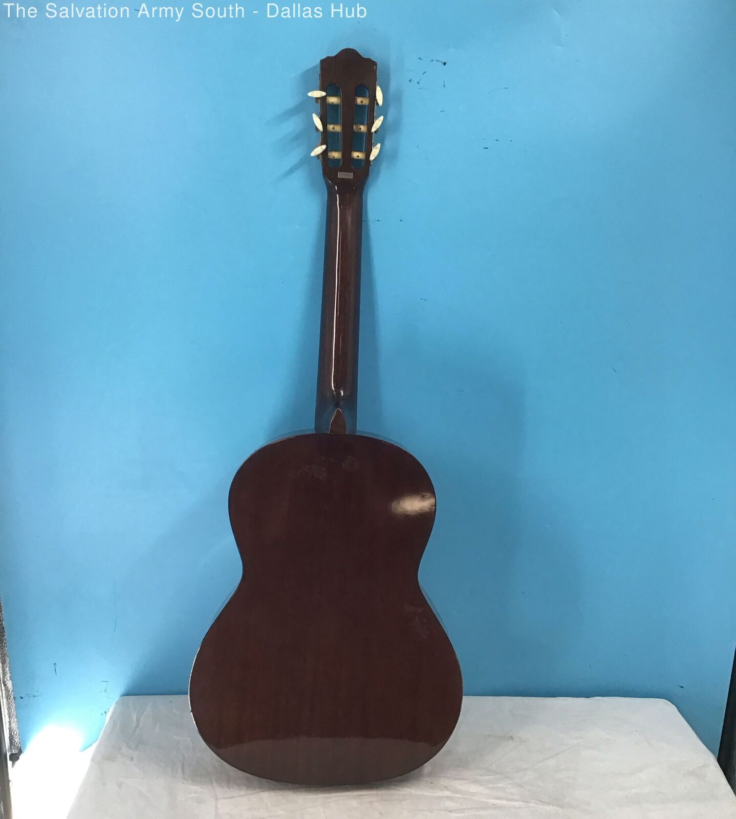 CARLOS Natural Acoustic Guitar Model:228 In Hard Case 6