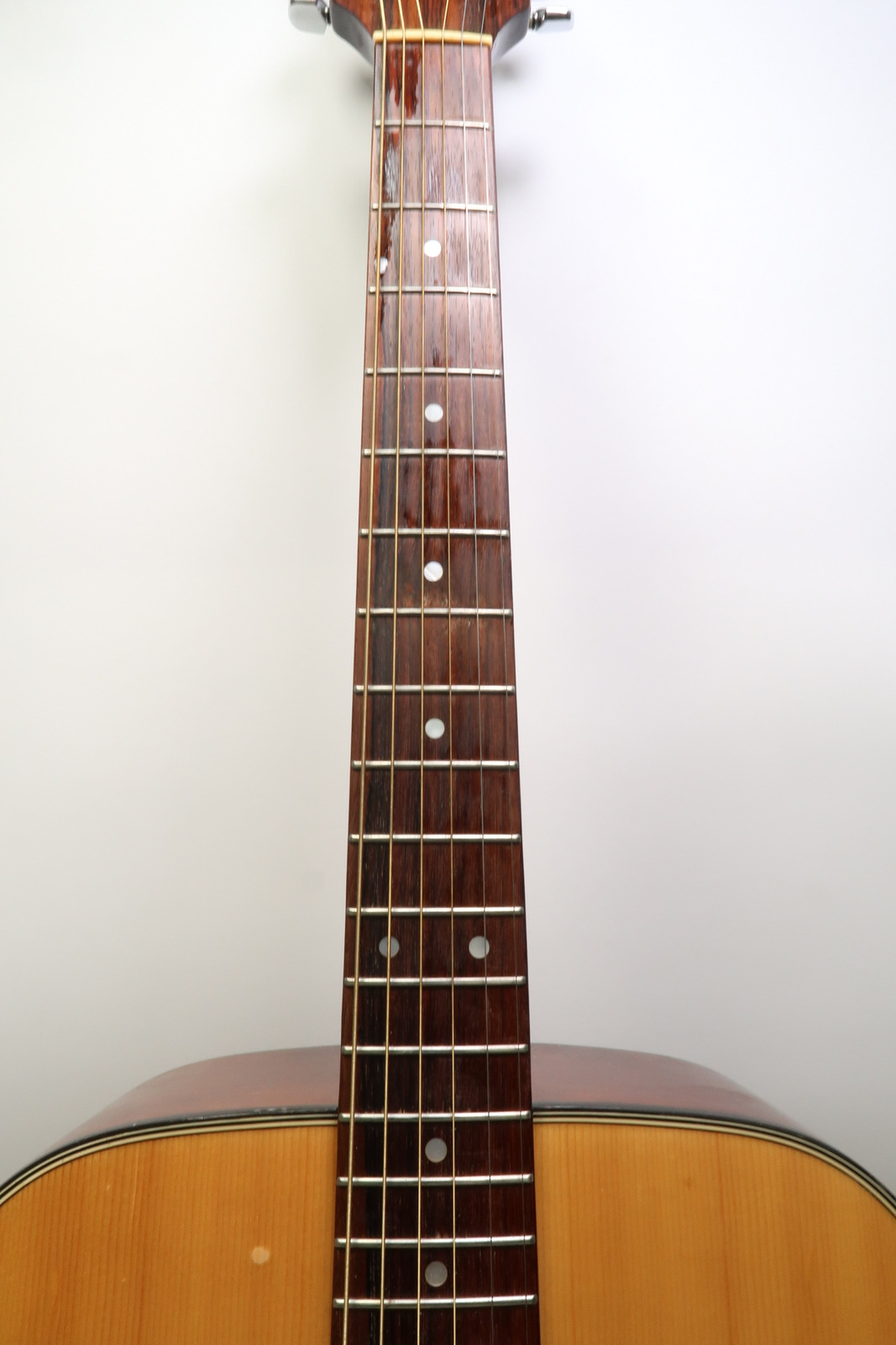 Fender F-210 Acoustic Guitar 1646 4