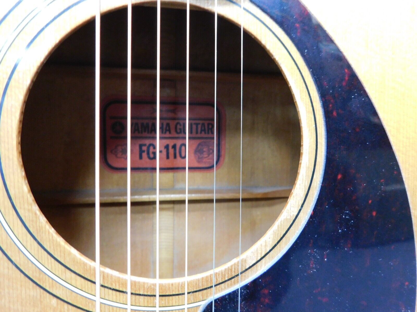 Yamaha FG-110 Red Label Steel String Acoustic Guitar – Natural 9