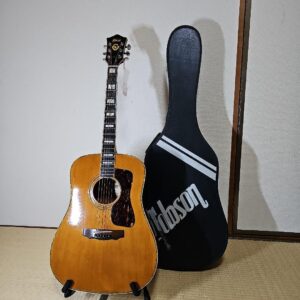 Tomson Gw-380 Guild1976 Acoustic Guitar With Hard Case - Image 1