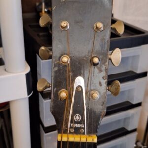 Yamaha FG-180 Acoustic Guitar - Red label - Image 3