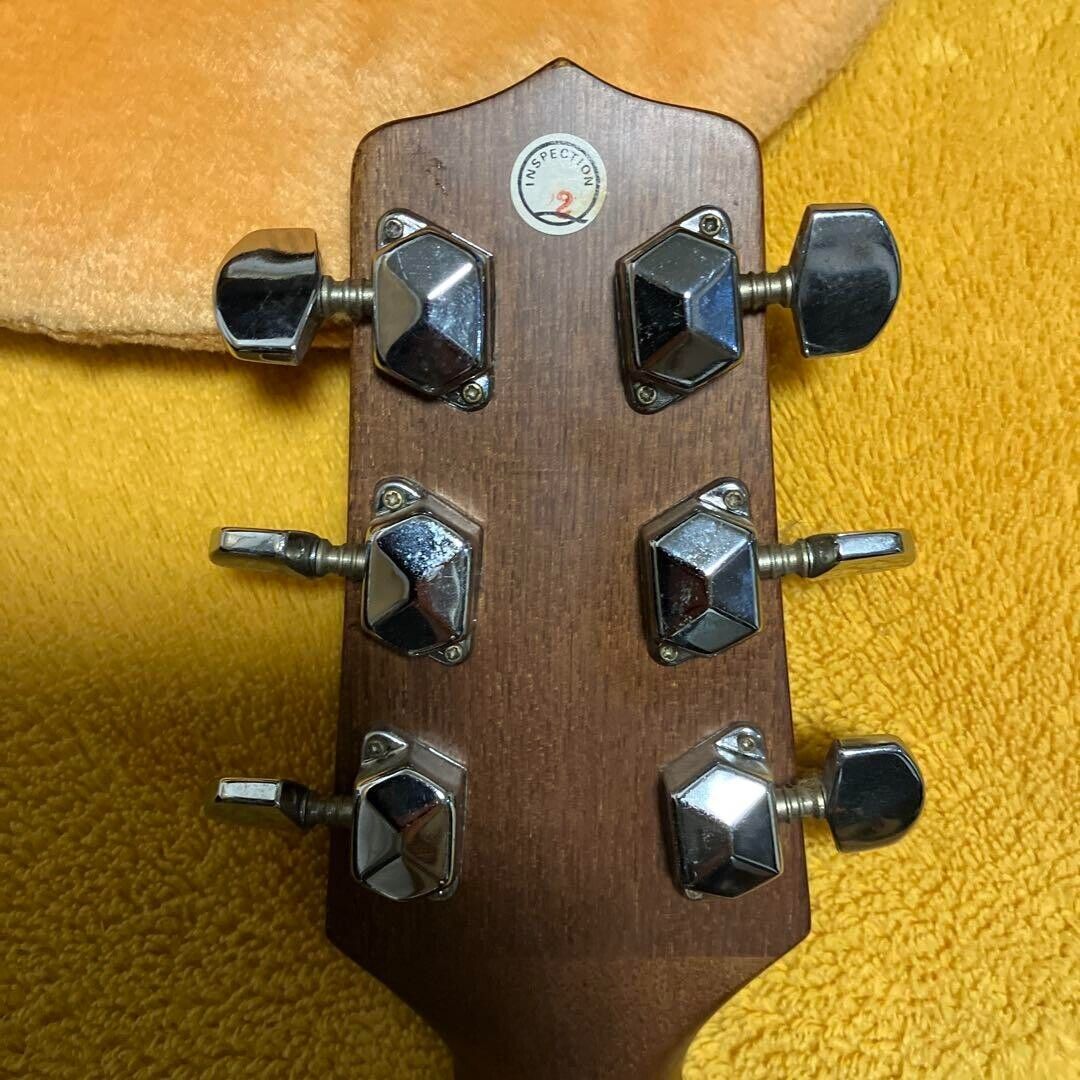 Takamine T-1N acoustic guitar 4