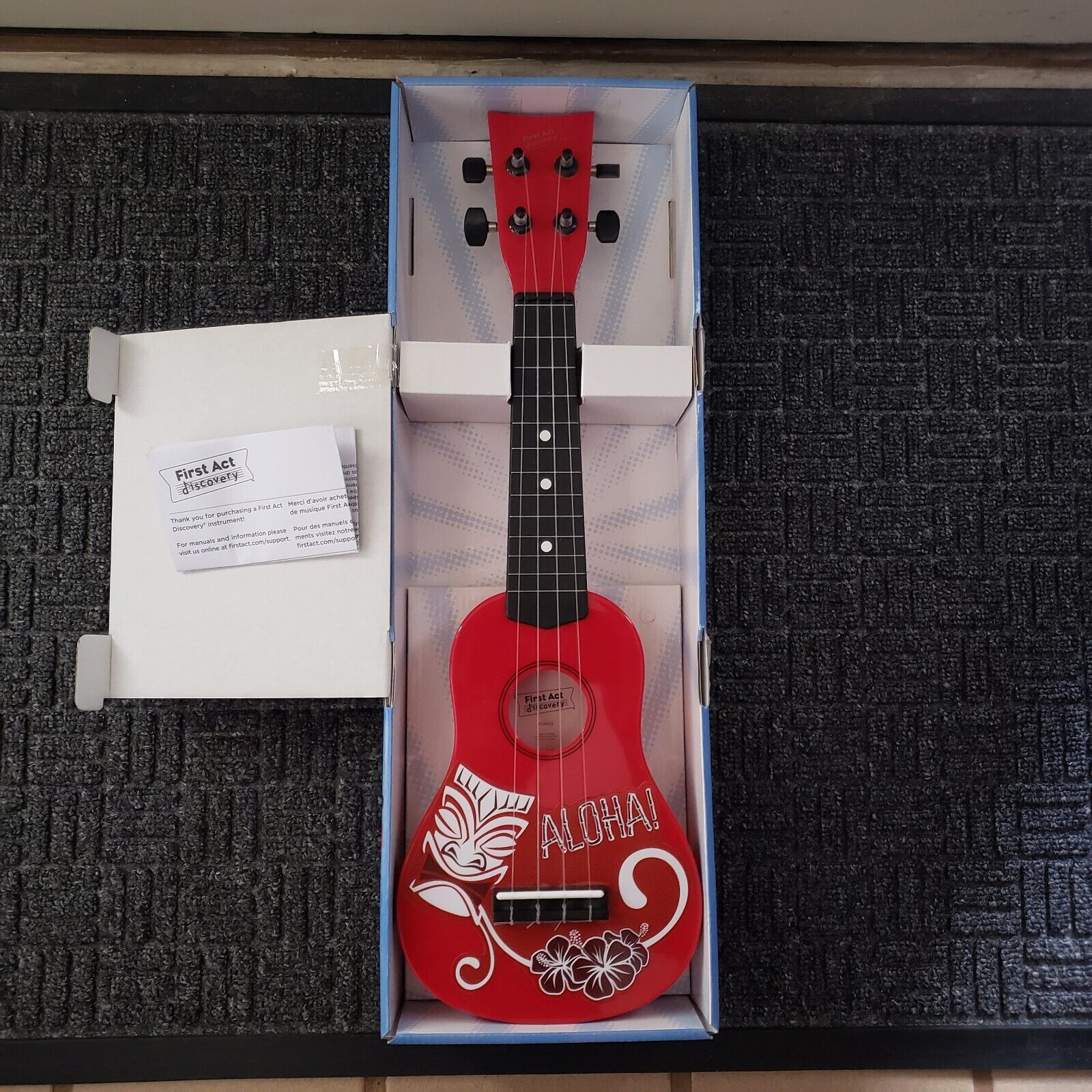 First Act Discovery Ukulele for Beginners Red Hawaiian Flowers 20″ Long 8