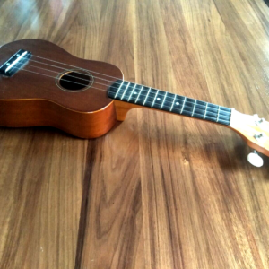 VINTAGE MONTEREY UKULELE GUITAR - Image 2